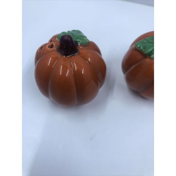 Vintage Ceramic Pumpkin Salt And Pepper Shaker Set - Picture 6 of 13